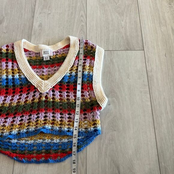 BDG Leigh Cropped Sweater Vest • Multi Color / Rainbow • Striped Crochet size xs - Picture 2 of 8